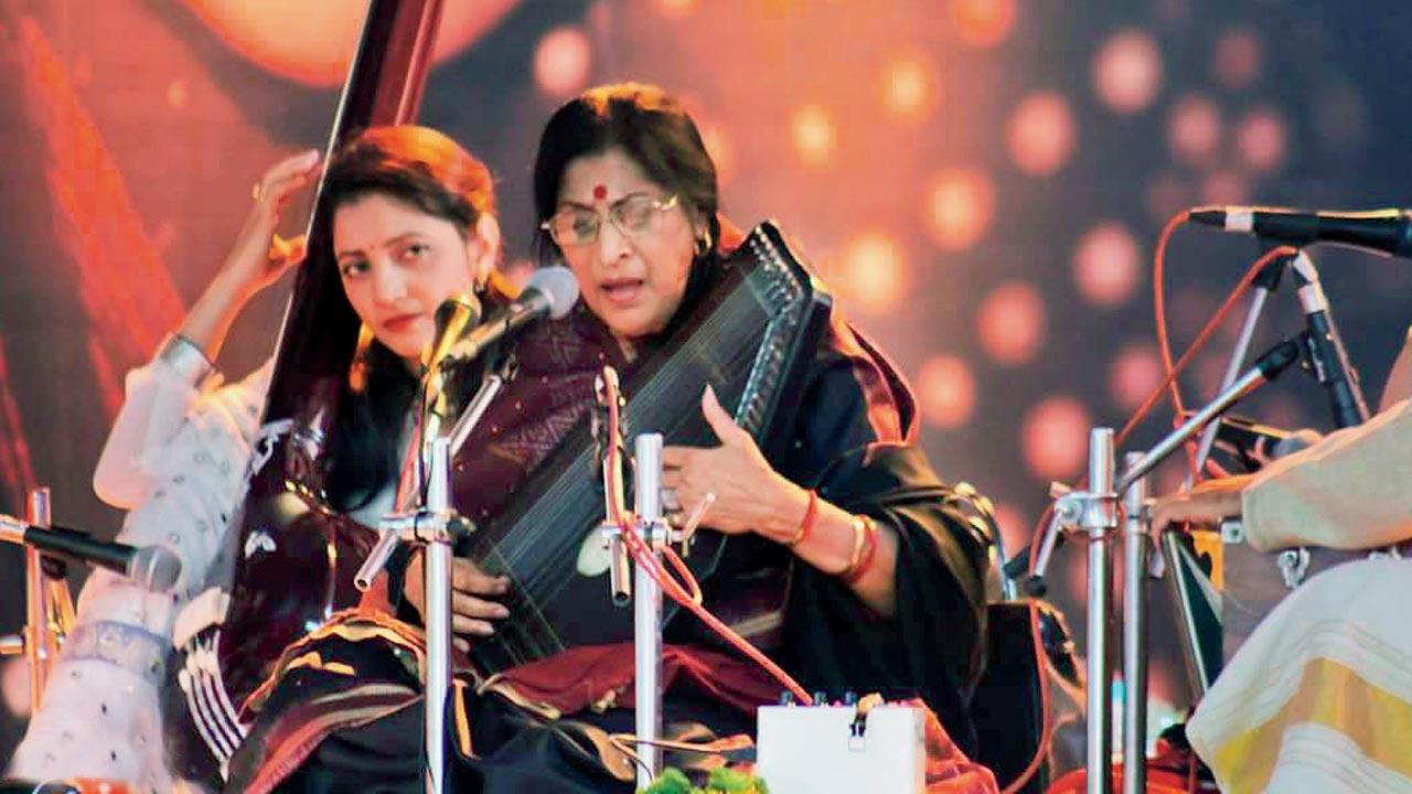 Tejashree Amonkar (left) accompanying the late Kishori Amonkar on stage at a performance. Pics Courtesy/TejashreeAmonkar.com