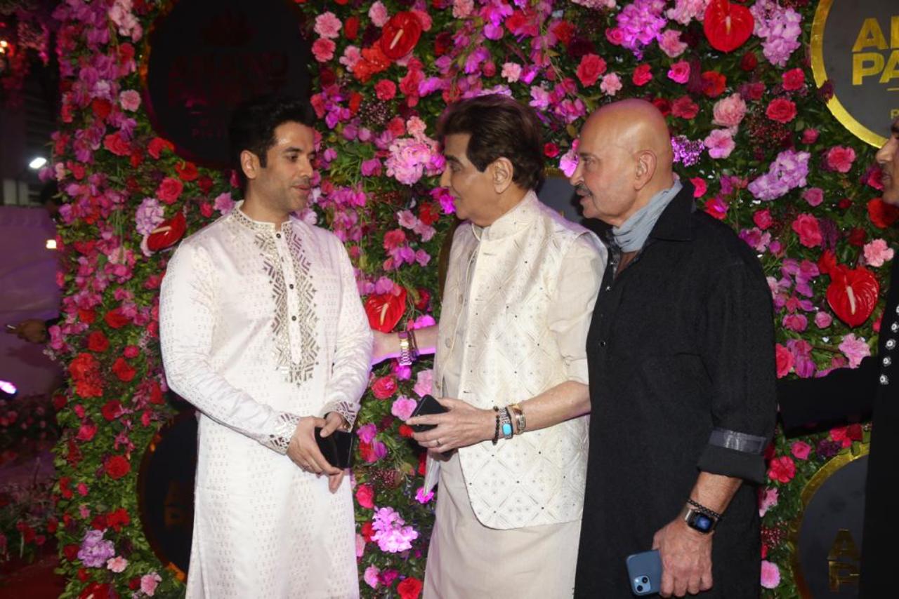 Jeetendra and Rakesh Roshan posed together for the paparazzi. Jeetendra arrived with son Tusshar Kapoor after attending daughter Ekta Kapoor`s Diwali bash