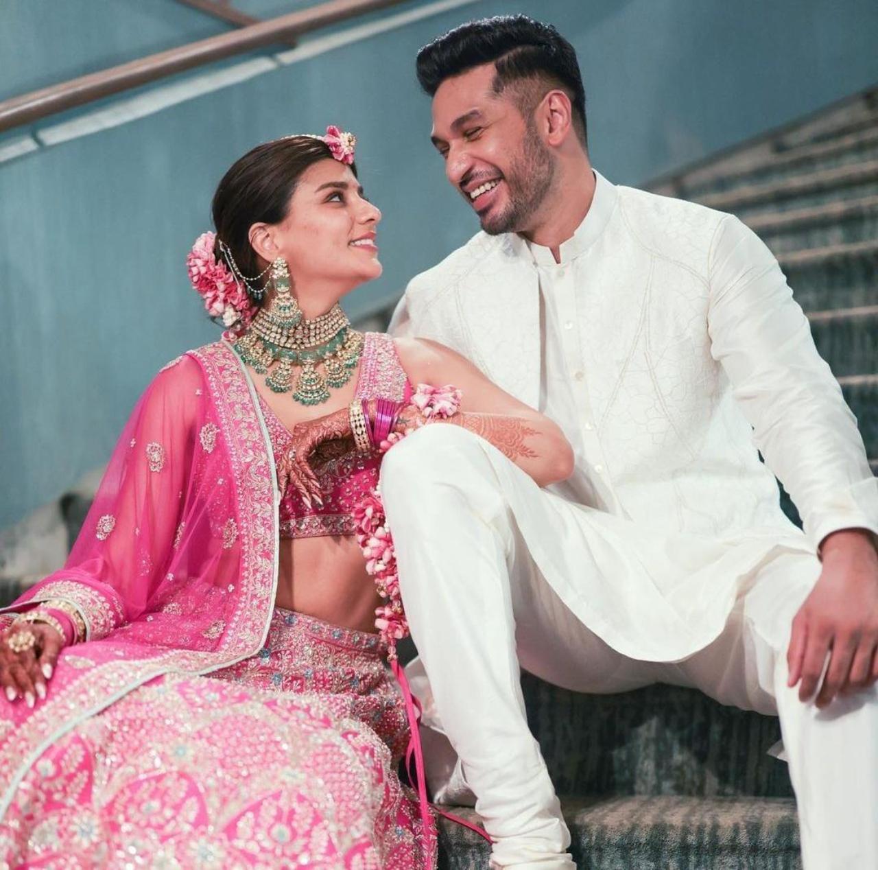 Arjun Kanungo & Carla DennisArjun and Carla who were dating for seven years finally got married in August this year. The two had nothing short of a dreamy and traditional Indian wedding which was literally something out of the movies. Rumors also have it that they are soon going to be flying for their honeymoon. As it is for all newlyweds this year`s Diwali festivities are going to be very special for them Arjun Kanungo & Carla DennisArjun and Carla who were dating for seven years finally got married in August this year. The two had nothing short of a dreamy and traditional Indian wedding which was literally something out of the movies. Rumors also have it that they are soon going to be flying for their honeymoon. As it is for all newlyweds this year`s Diwali festivities are going to be very special for them