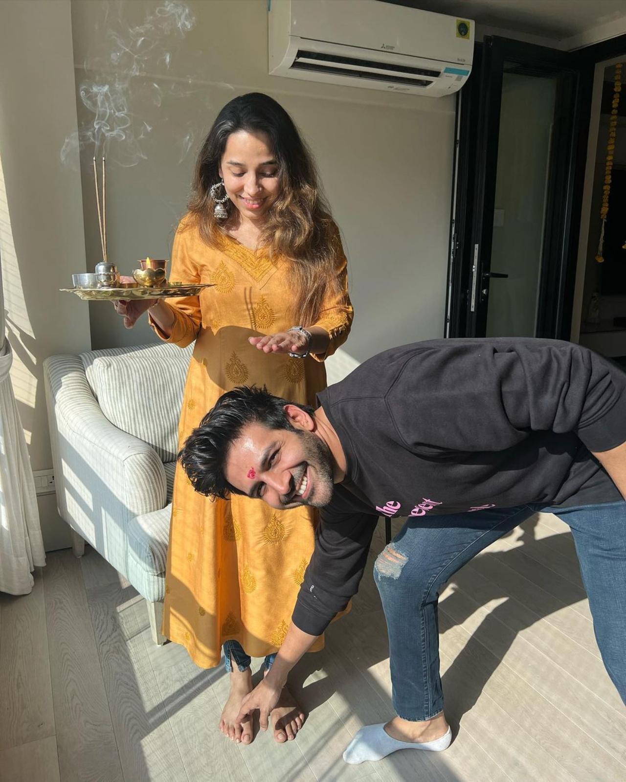 Kartik Aaryan, who keeps content on his gram light-hearted shared happy pictures with his sister, Kritika. In the picture, he is seen touching Kritika's feet