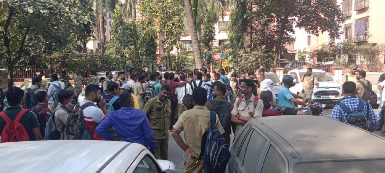 Mumbai: BEST contract workers go on flash strike