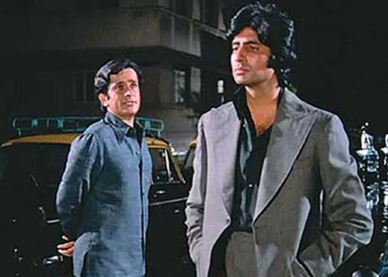 Deewar 
Directed by the late Yash Chopra, Deewar takes viewers through the story of Vijay who struggles as a dockworker and eventually becomes a leading figure of the underworld, while his brother Ravi emerges to be an educated, uprighted policeman. This divide causes problems in their relationships. Deewar features Amitabh Bachchan and Shashi Kapoor in key roles and can be watched on Zee5