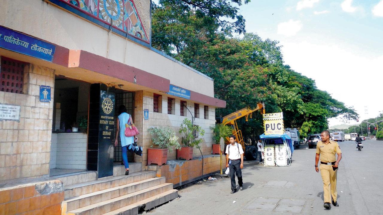 A roadside loo on the Mumbai-Pune highway, at Deonar. File pic