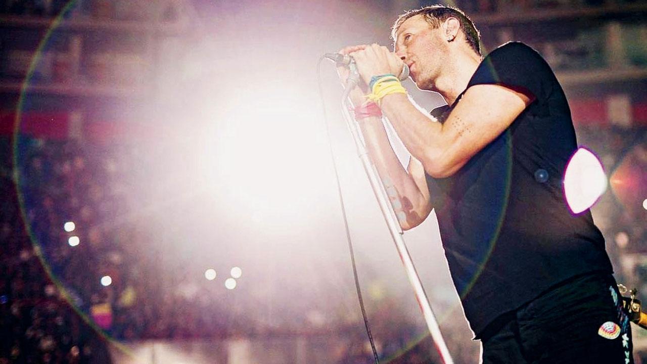 Watch a live screening in Mumbai of Coldplay's performance at the River Plate stadium
