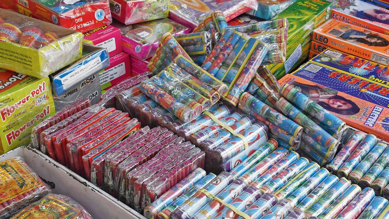 Diwali 2022: Despite ban, firecrackers burst in many parts of Delhi on Diwali night