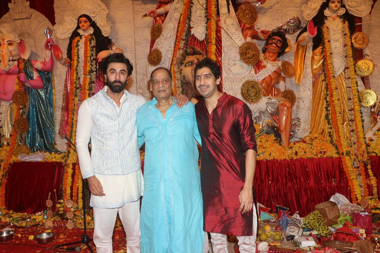 Actor Ranbir Kapoor also visited the pandal on Monday morning and was seen interacting with his best friend, Ayan Mukerji. The two are currently basking in the success of their recently released film, 'Brahmastra'.