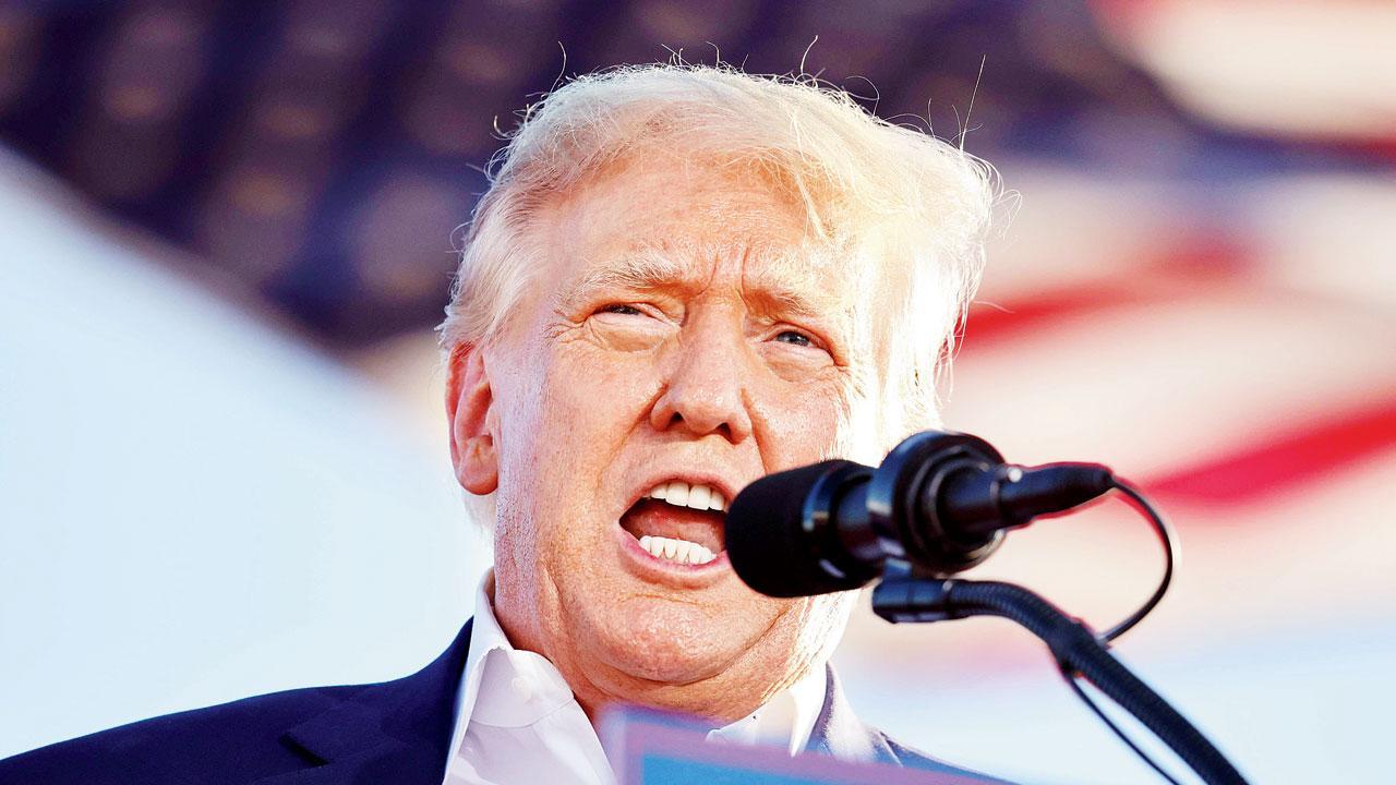 Ex-Trump staffer says he ordered boxes moved