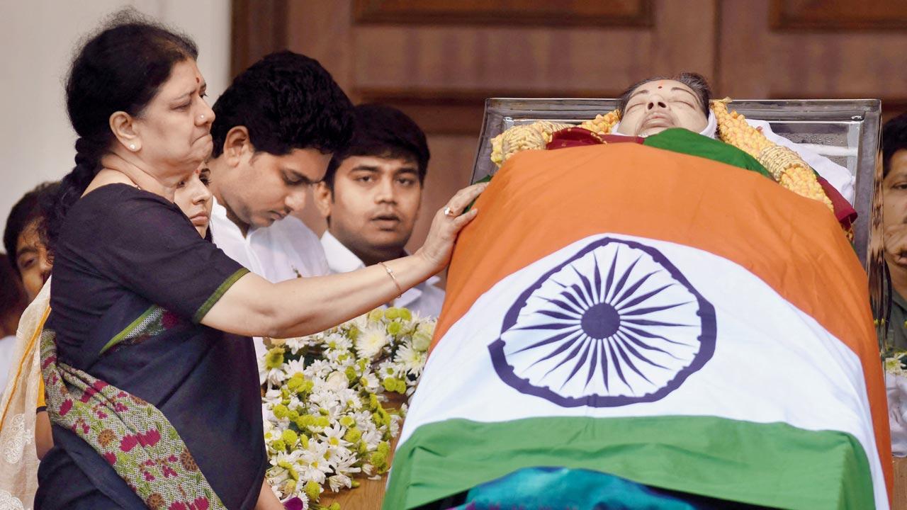 Jayalalithaa’s death: Probe Sasikala, panel tells Tamil Nadu govt