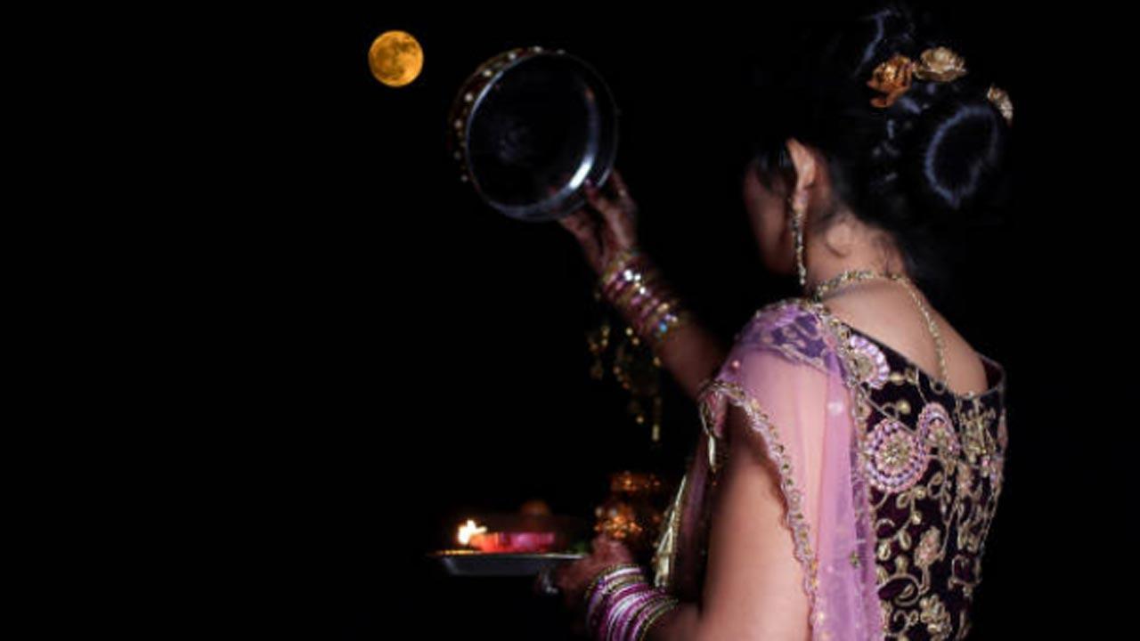 Karwa Chauth 2022: Places you can go to for henna designs in Mumbai, Delhi and Kolkata