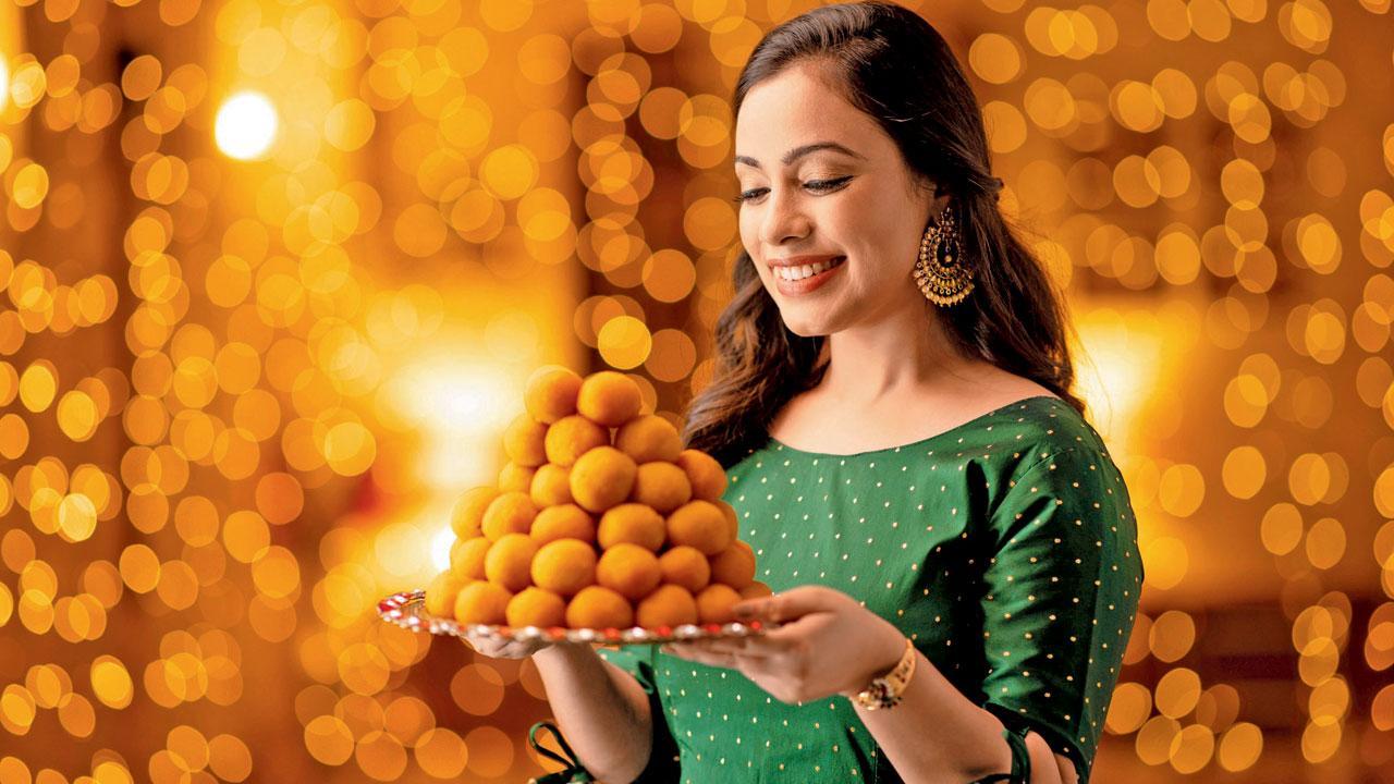 Partner perfect: Diwali 2022 celebration is incomplete without these meetha-namkeen jodis