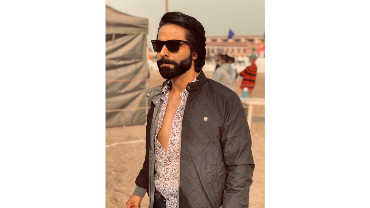 From Stage to Screen, Bollywood Parks Hearthrob Manish Gulati to debut in Netflix Original CAT opposite Randeep Hooda