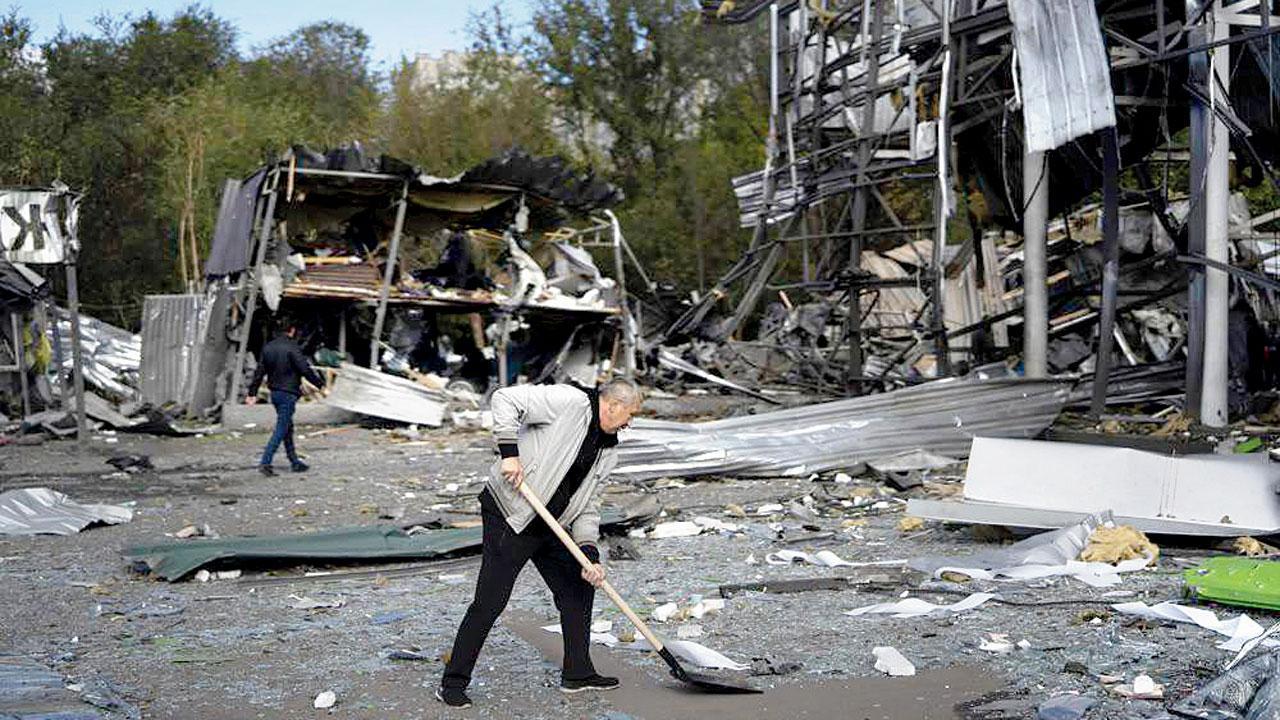 As missiles strike Zaporizhzhia, alarms keep up fear