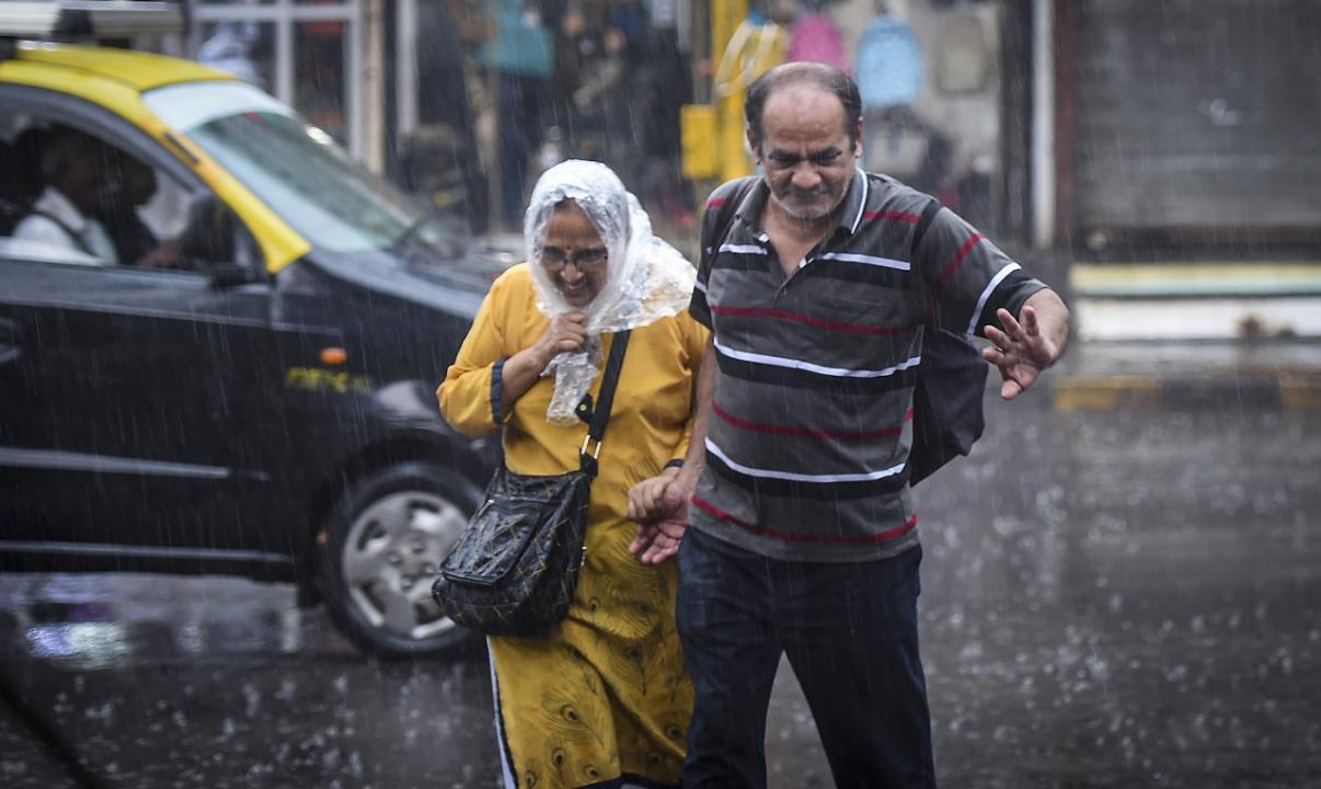 Mumbai rains: Moderate to heavy rainfall likely today, says IMD