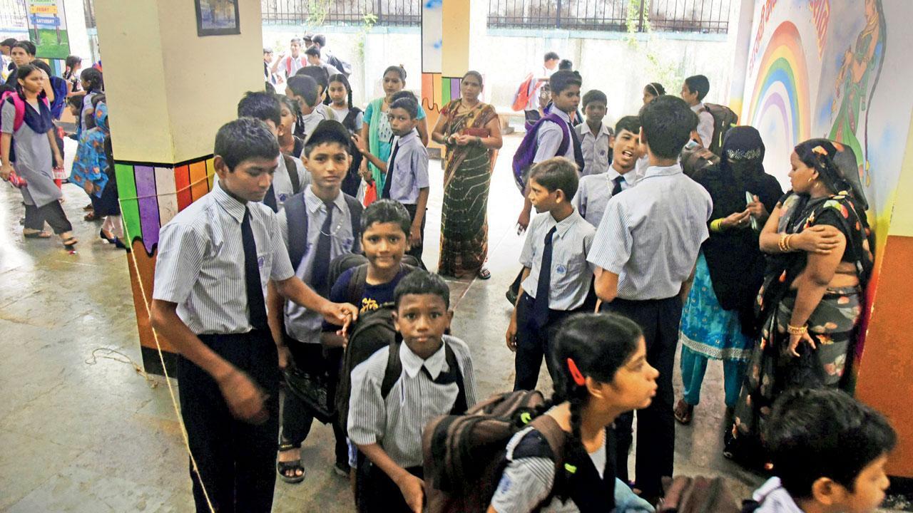 Mumbai: Why is the Sena-led govt turning its back on Marathi, asks city school teachers