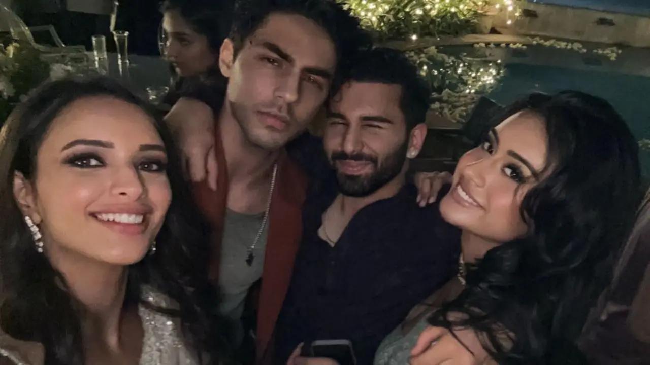 New photos from the celeb-studded Diwali party at producer Amritpal Bindra have come out, and well it looks like one big fancy celebration! Read full story here