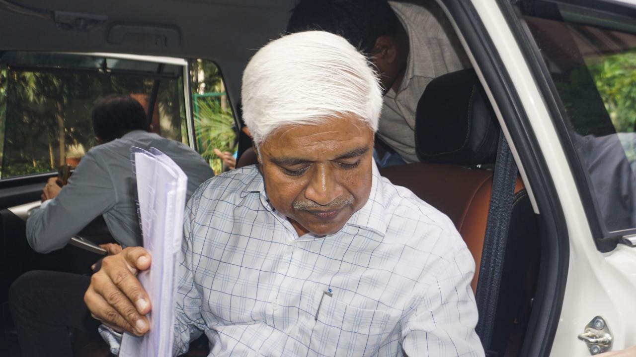 Delhi Police questions AAP leader Rajendra Pal over conversion row
