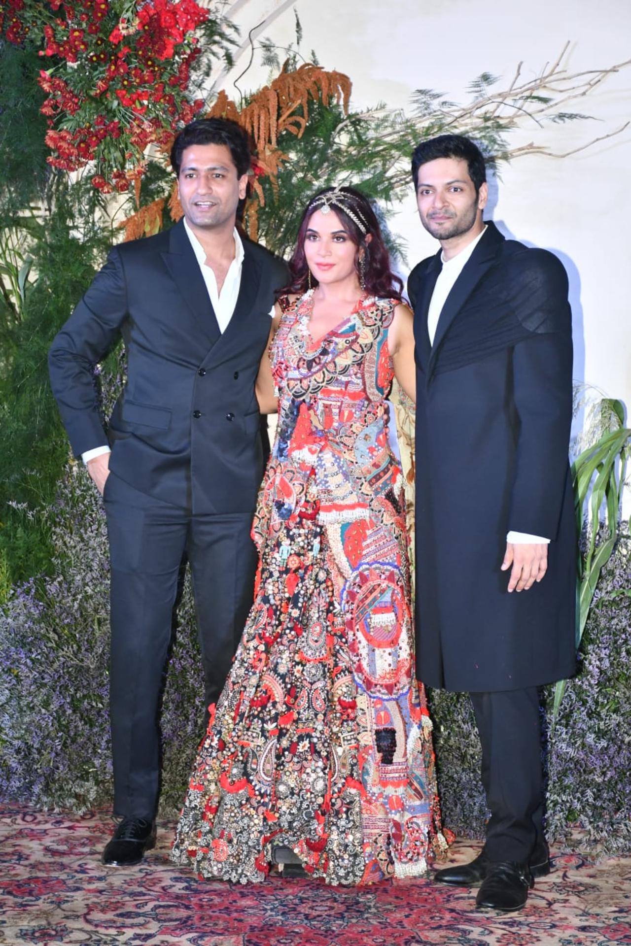 Vicky Kaushal made a solo entry. He was seen sporting a clean shaved look and for the outfit, he went with the classic black and white suit. He was also joined by Richa and Ali during the photo session