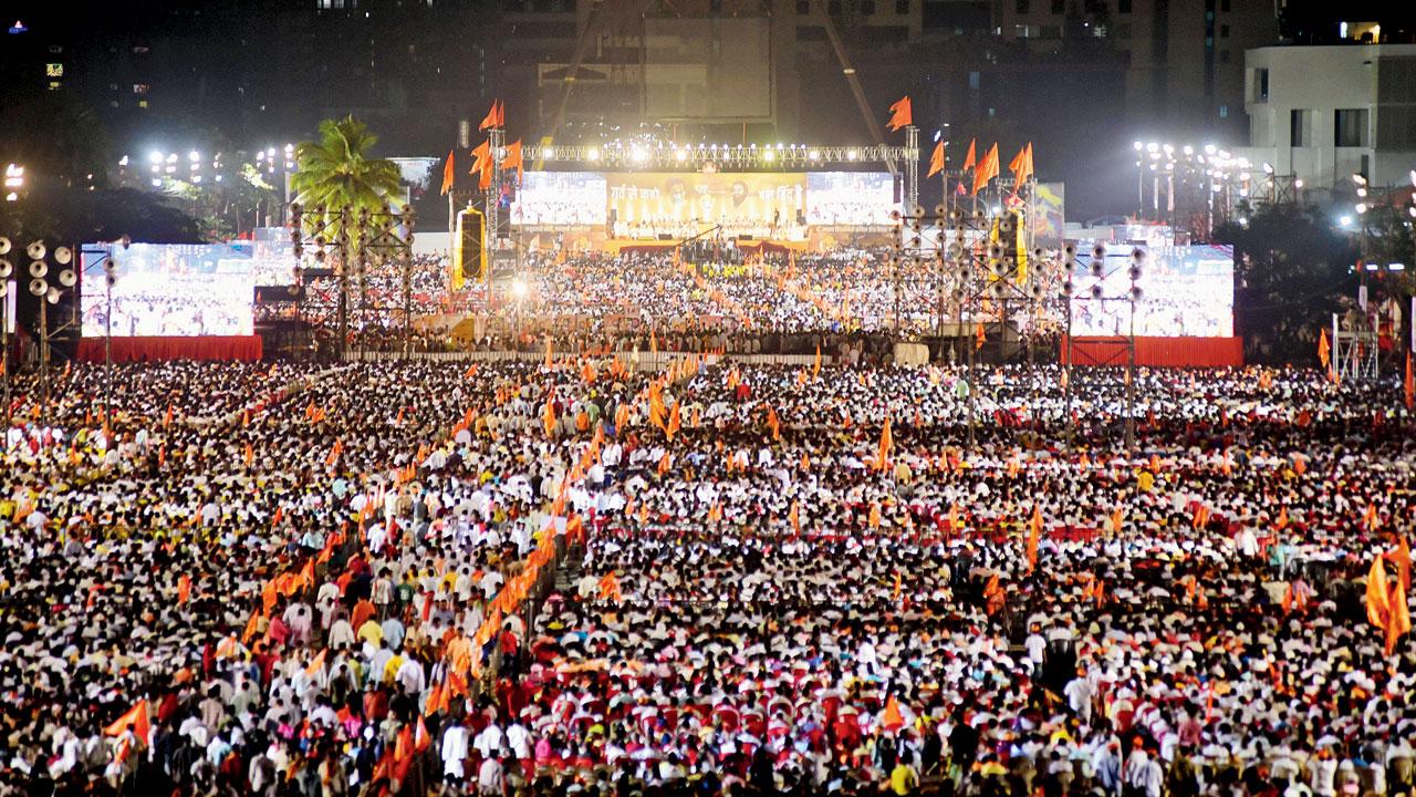 An aerial view of the jam-packed BKC ground at CM Eknath Shinde’s Dussehra rally on Wednesday. Pic/Shadab Khan