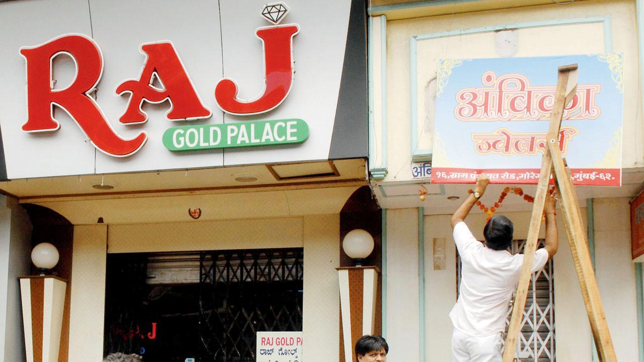 Mumbai: Shiv Sena leaders accuse civic body of not acting on defaulters