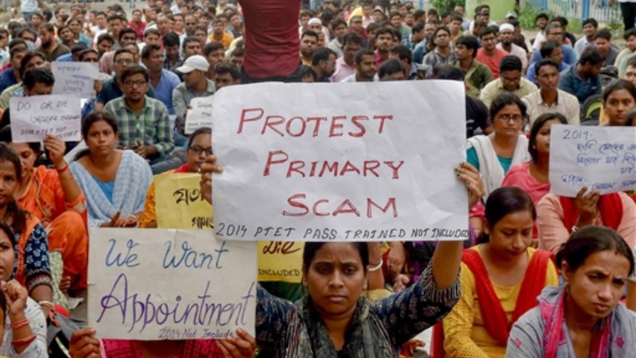 Kolkata: Agitating TET candidates removed, placards remain
