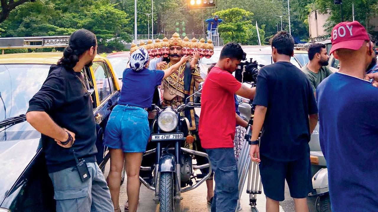 Mumbai traffic police use Dussehra, Raavan motif to send safety message of wearing helmet