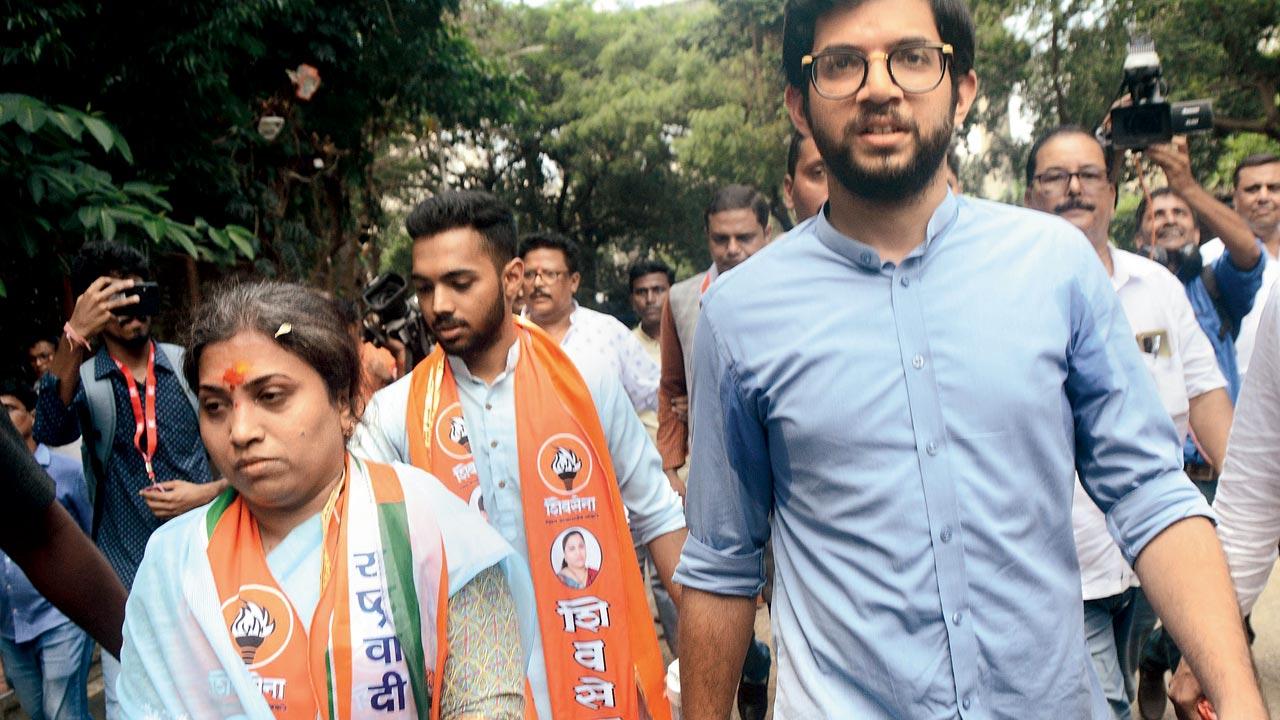 Rutuja Latke with Thackeray Sena’s Aaditya Thackeray, during the filing of her nomination last week. Pic/Sayyed Sameer Abedi