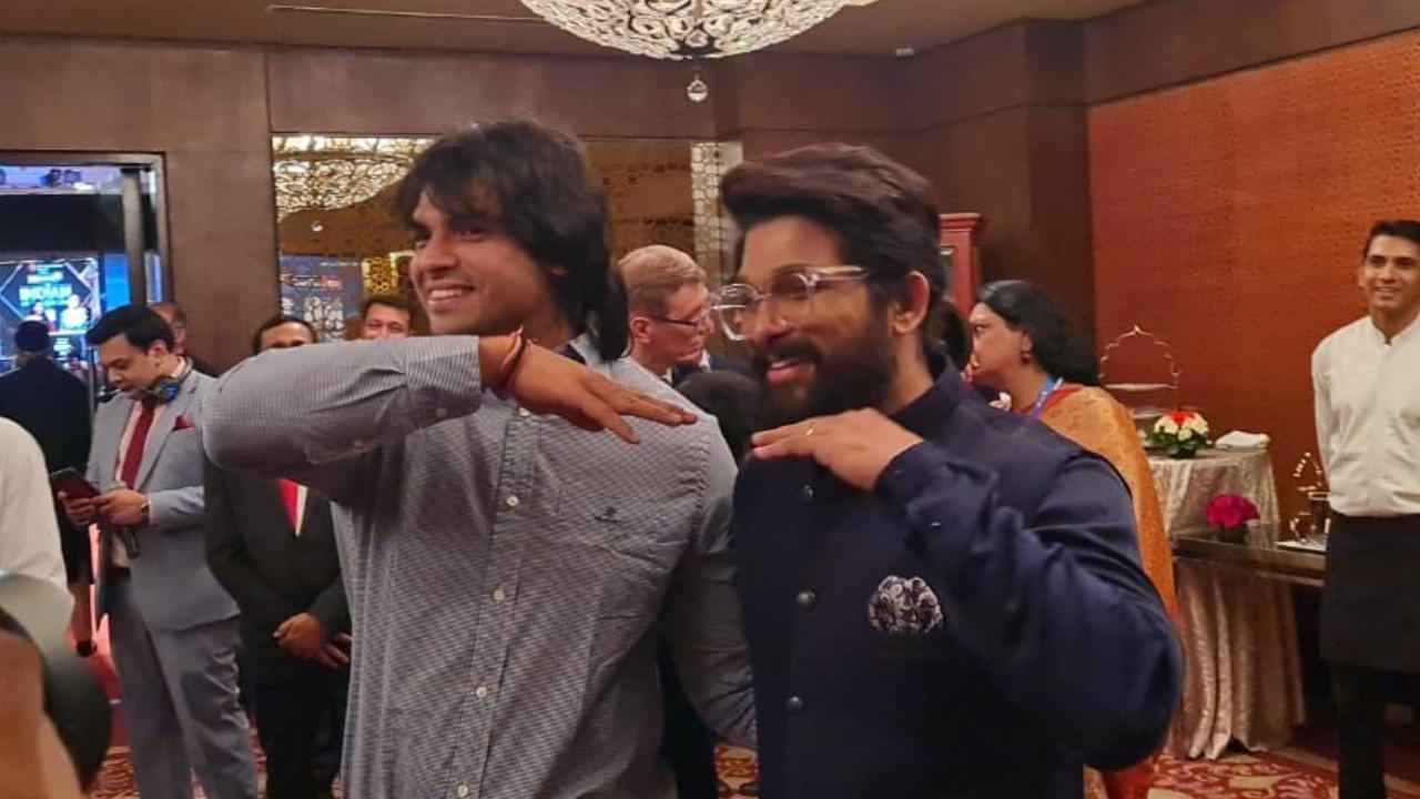 Olympic gold medalist Neeraj Chopra does 'Pushpa' gesture with 'Indian of the Year' Allu Arjun!