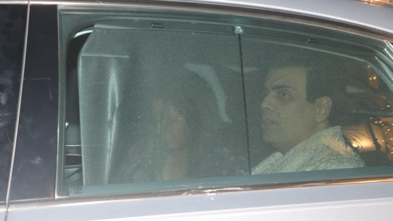 Karan Johar arrived with Gauri Khan in the same car.