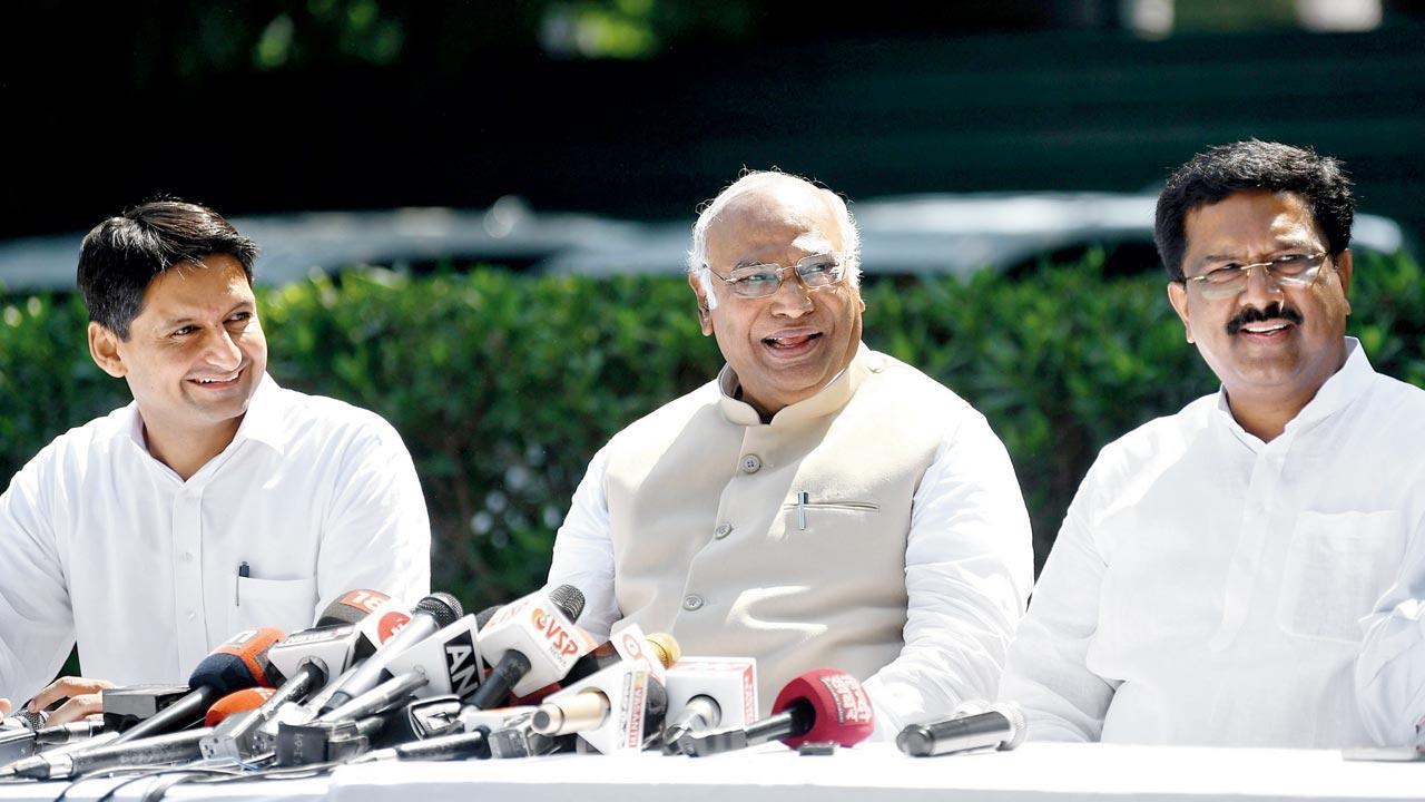 More Congress bigwigs throw their weight behind Mallikarjun Kharge