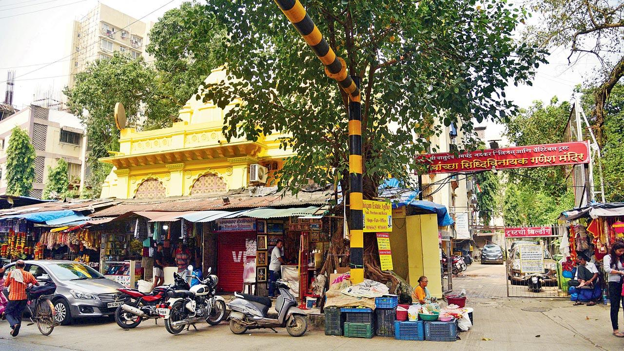 The Shree Vanchha Siddhivinayak Ganesh Mandir near Andheri East station is patronised by the Latke family
