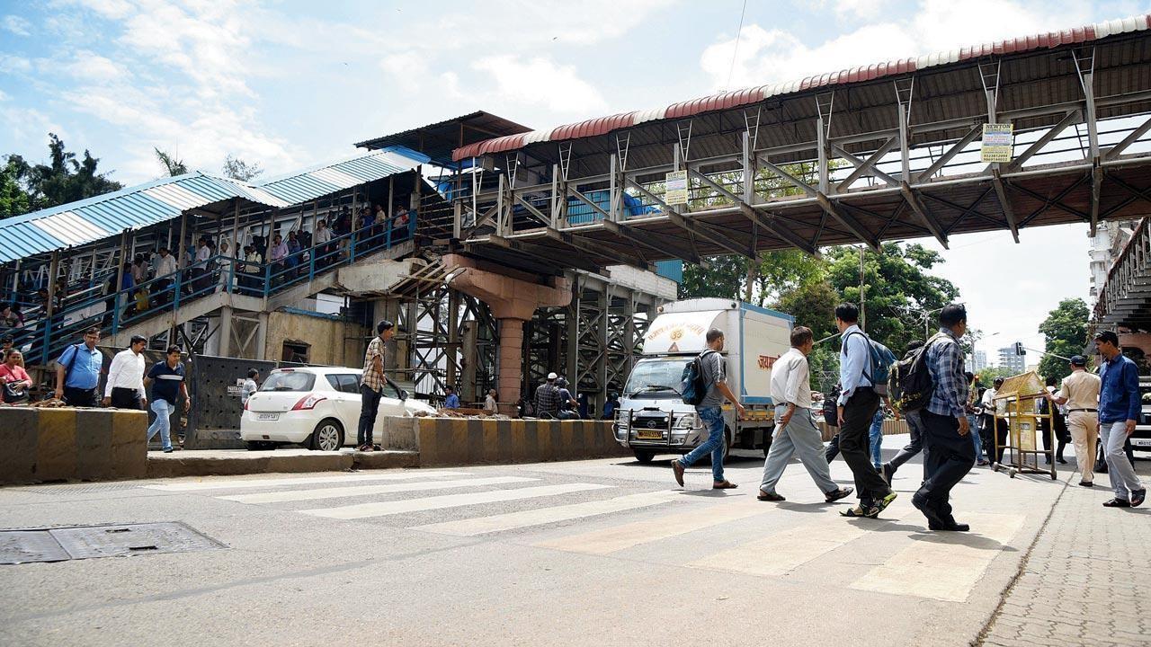 Mumbai: Old FOB at North end of Charni Road station to remain closed from Oct 5