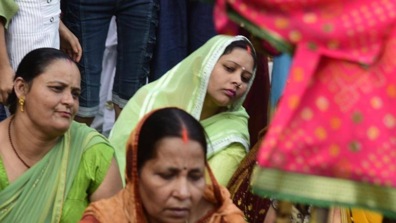 Chhath Puja is dedicated to solar deity and Chhathi Maiya. Pic/Atul Kamble