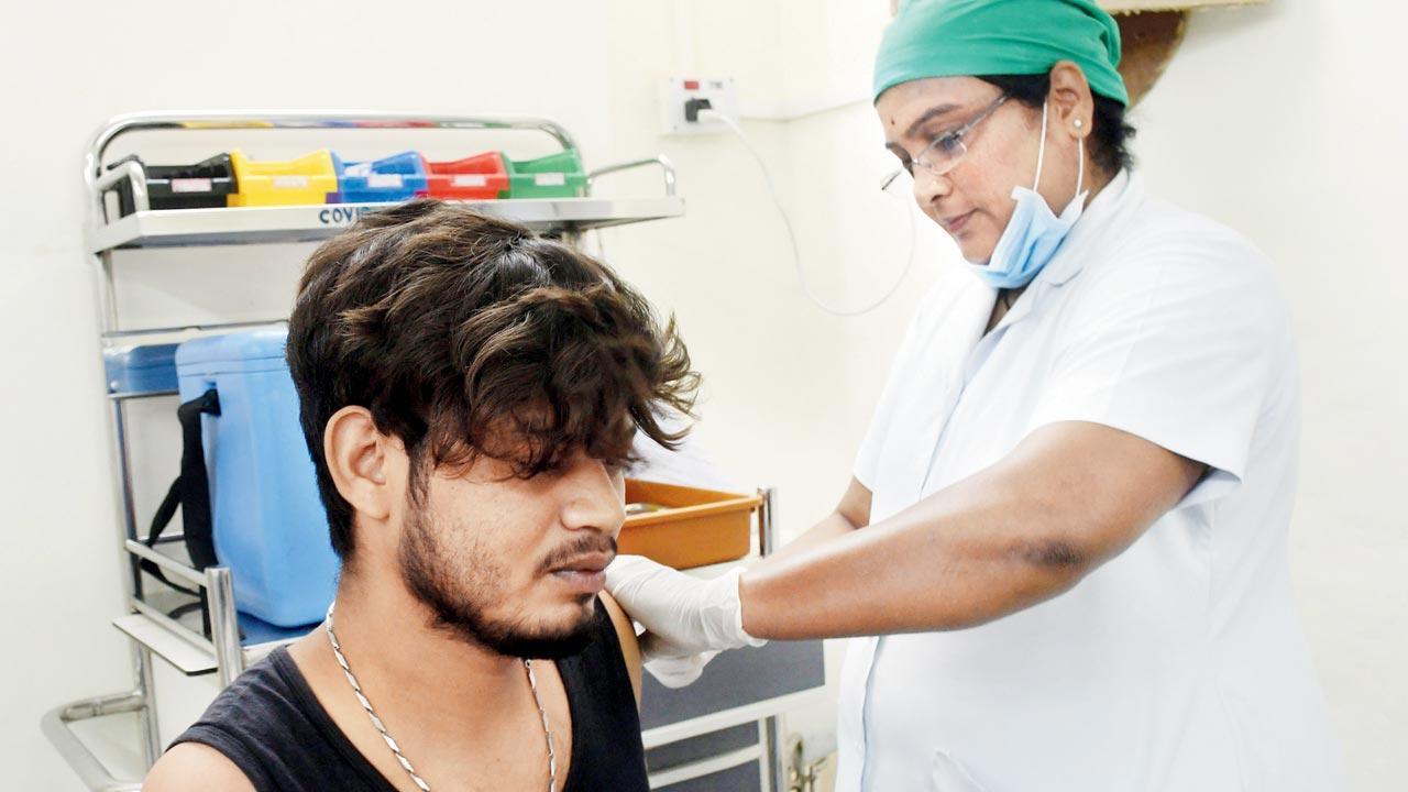 Mumbai records 165 new Covid-19 cases on Sunday