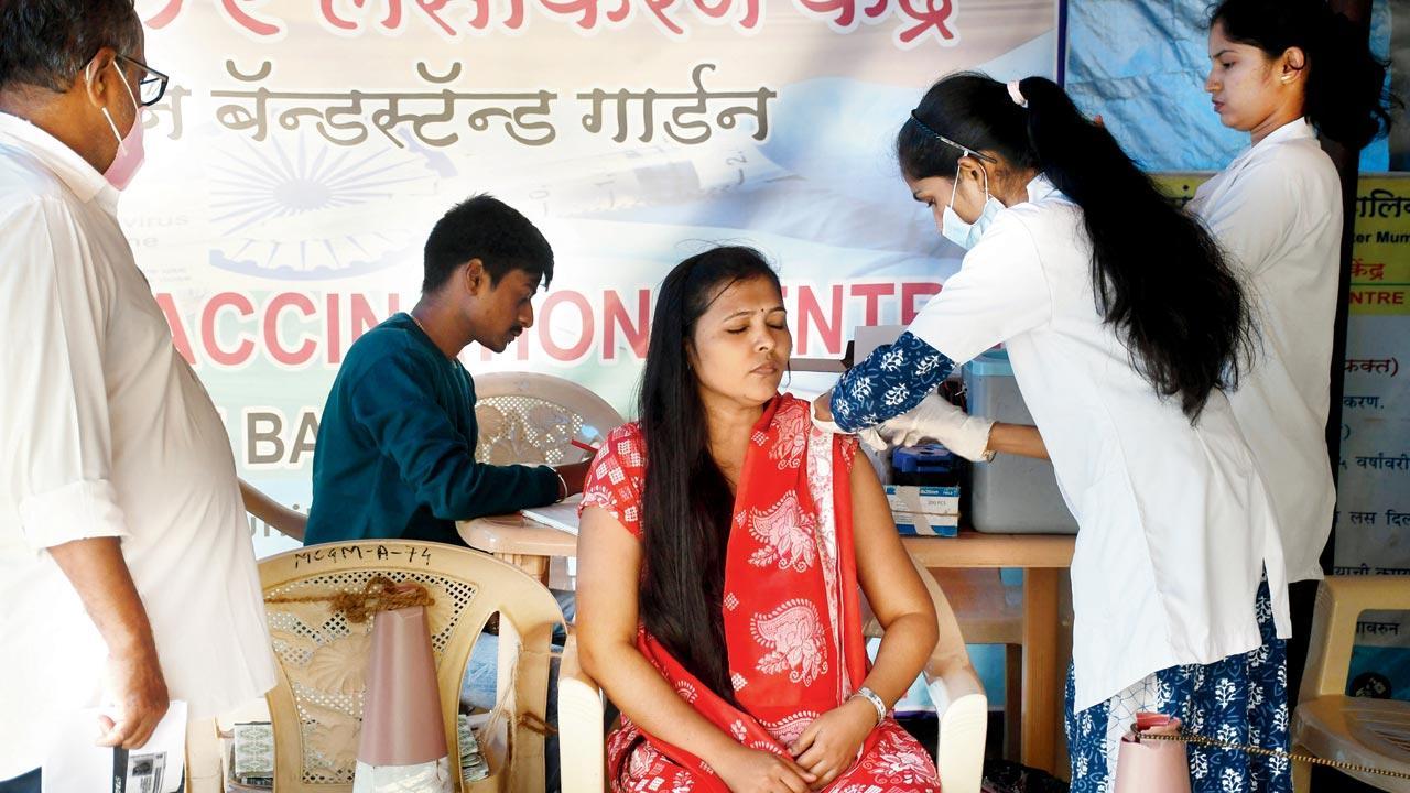 Mumbai records 194 new Covid-19 cases and one fatality