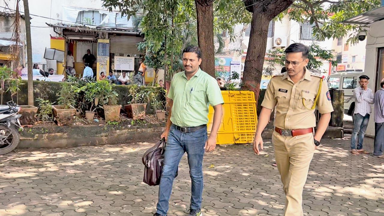 Mumbai: Crime Branch to verify over 4,500 pro-Uddhav Thackeray affidavits