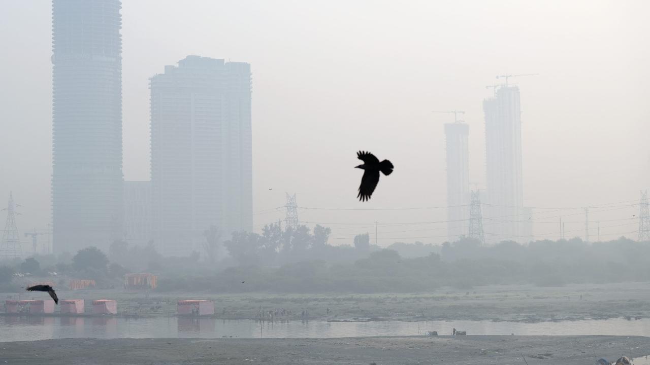Delhi air remains 'very poor' with quality index 342