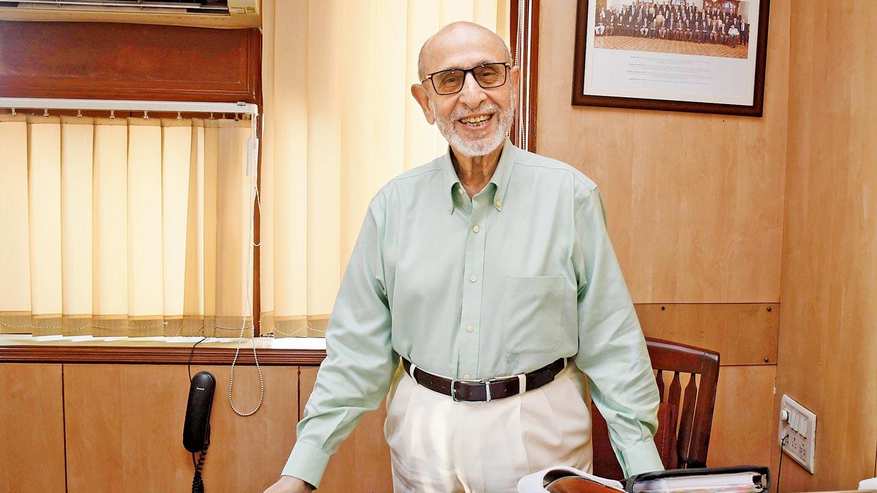 Senior Advocate Yusuf Hatim Muchhala believes Mumbai certainly impacted Justice Chandrachud’s personality. He remembers him as the most sought after junior counsel in the 1980s for his objective, logical and excellent court craft. Pics/Ashish Raje