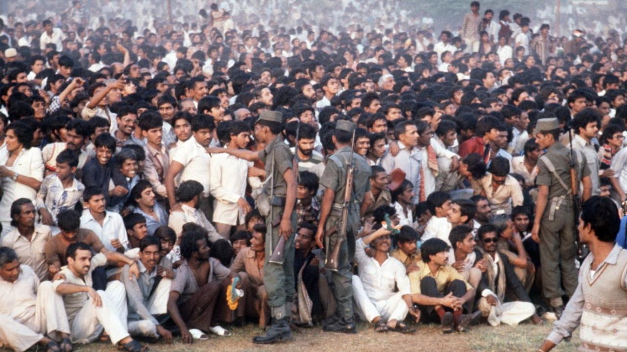 A large crowd attends the cremation ceremony of the slain Indian Prime Minister Indira Gandhi, on November 03, 1984 in Shanti-Van