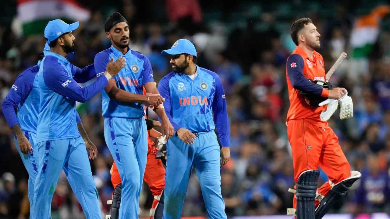 Players leave the field following the T20 World Cup cricket match between India and the Netherlands in Sydney, Australia
