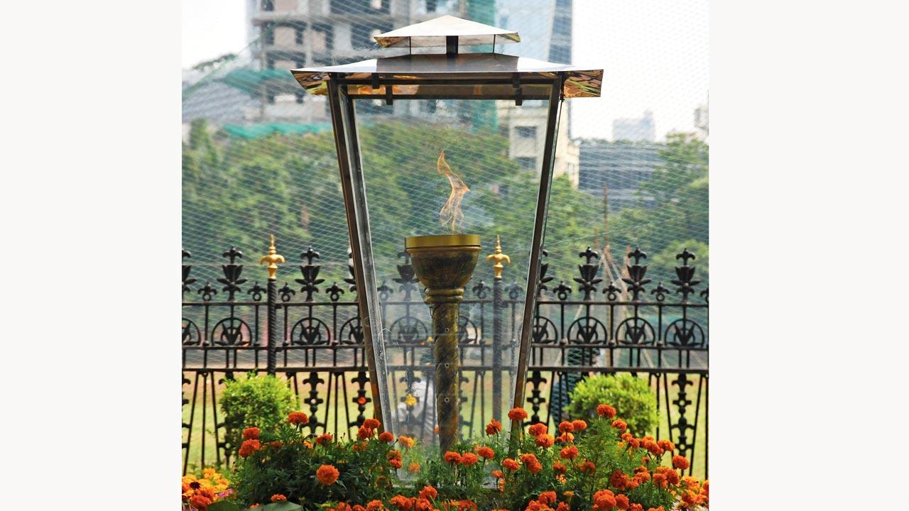 Mumbai: Shiv Sena factions get new names; Uddhav Thackeray faction gets 'flaming torch' poll symbol