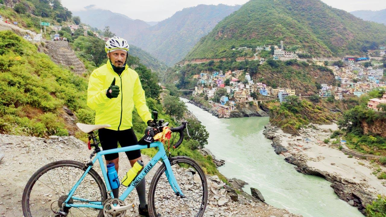 Bollywood composer Shantanu Moitra started working for Songs of the River in 2018, with intense training so that he would be able to cover 3,000 km on a cycle along the banks of the Ganga