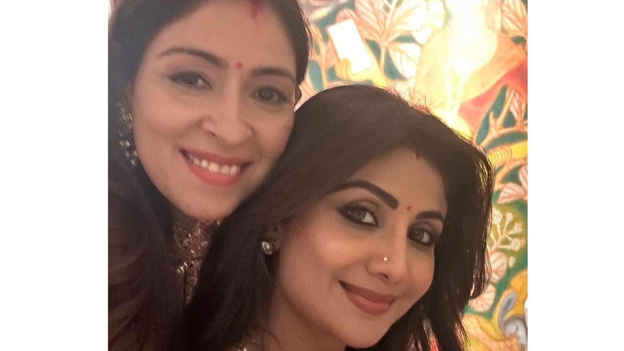 Shilpa Shetty and Bhavana were all smiles at the celebrations. Bhavana captioned the post, 
