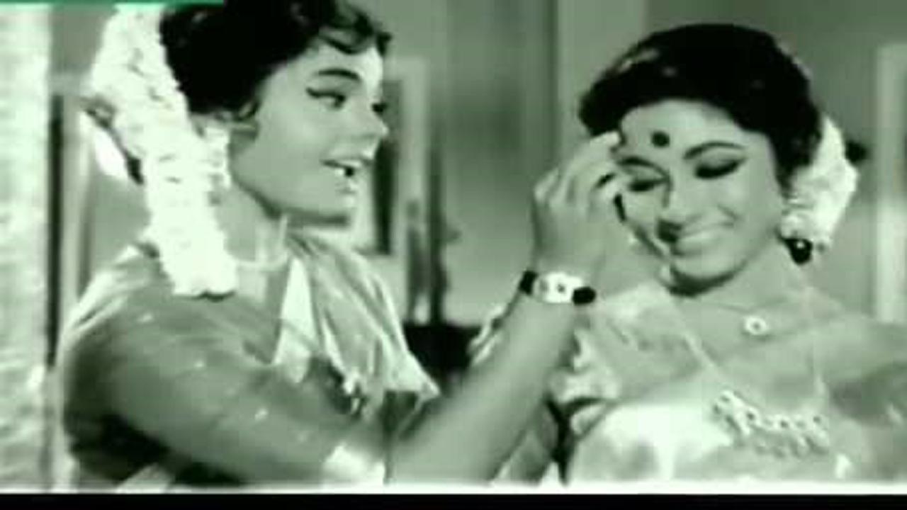 This golden oldie from the 1964 release 'Bahu Beti' featuring Mala Sinha and Mumtaz is perfect for the festival. The song had been penned by Sahir Ludhianvi and sung by Asha Bhosle. 