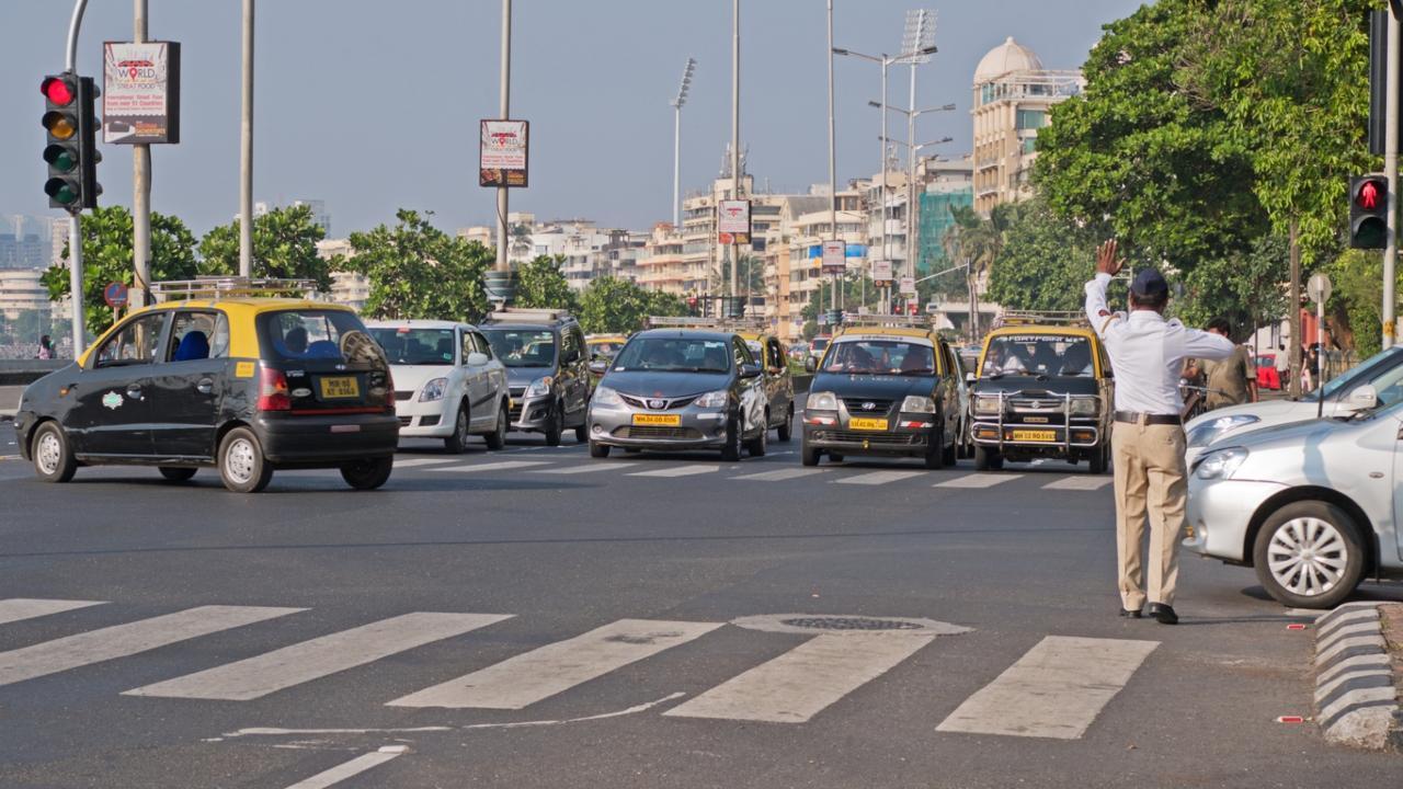 Mumbai traffic: 22 roads closed, 18 one-way in city for Dussehra and Goddess Durga idols immersion