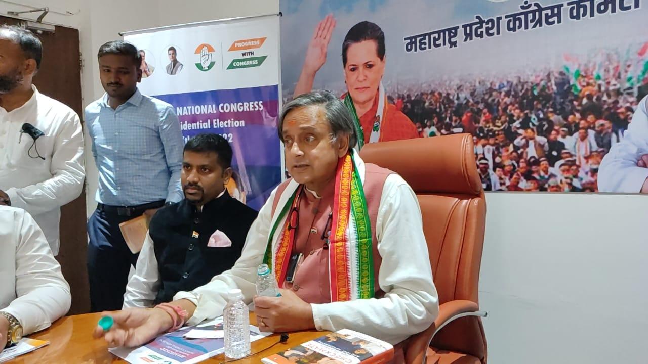 Tharoor offered a piece of advice to BJP saying the ruling party should start preparing to be a part of the opposition ahead of the 2024 General Elections. Pic/Manjeet Thakur