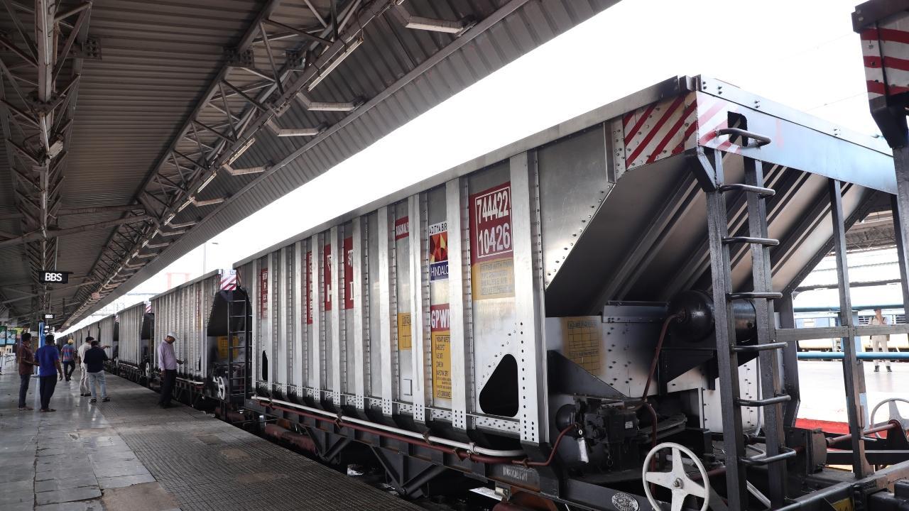 Railway Minister flags off India’s first all-aluminium freight rail wagons