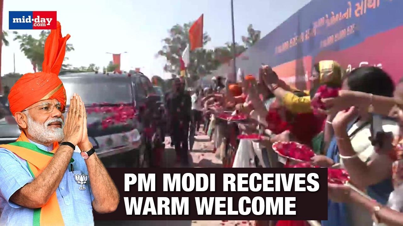 PM Modi Receives Warm Welcome At The Launch The School Of Excellence Initiative