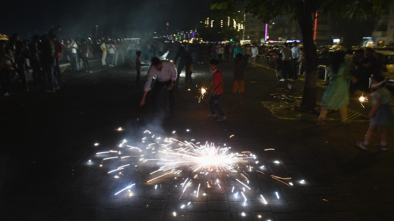 Diwali celebration at Marine Drive Pic/Ashish Raje