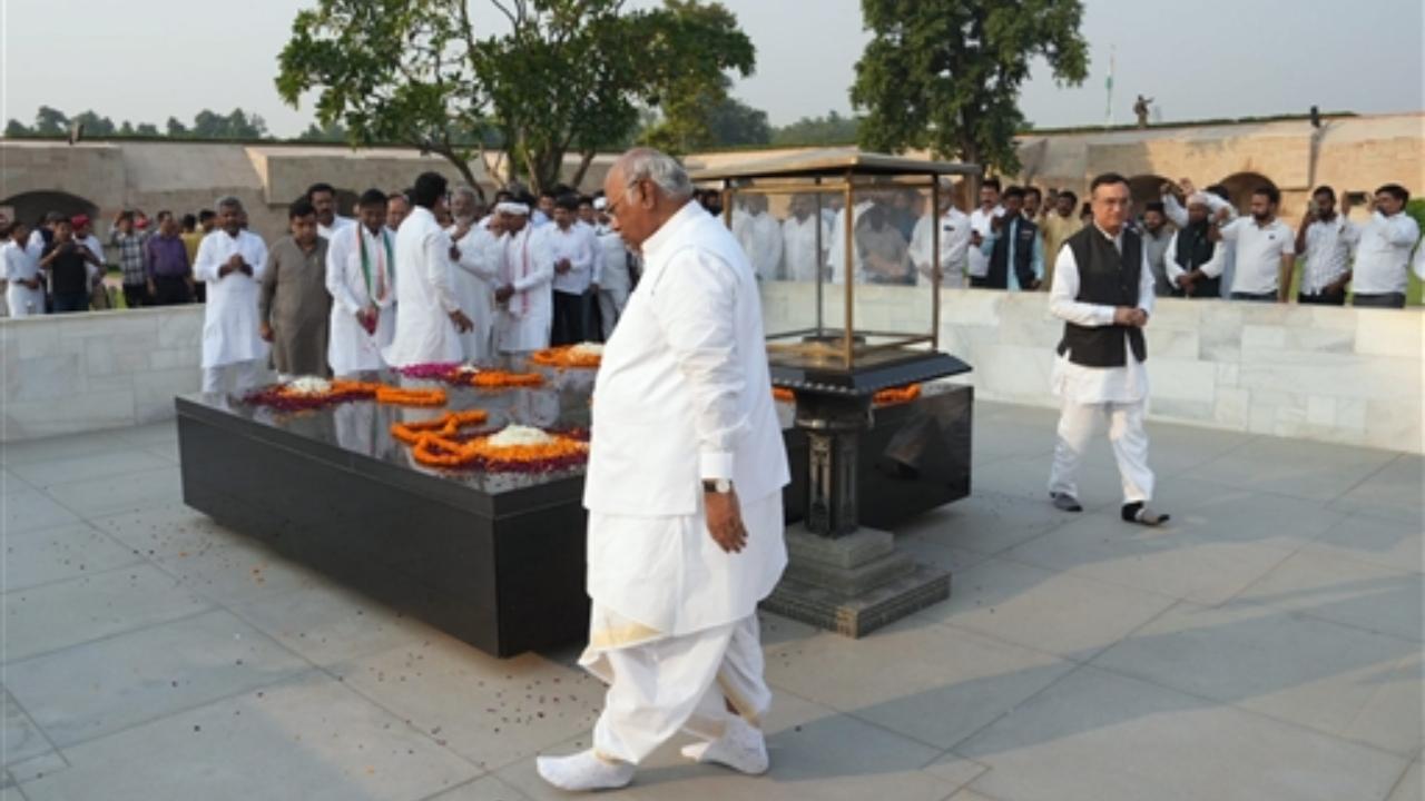 Congress President-elect Mallikarjun Kharge pays tribute to Mahatma Gandhi at Rajghat, in New Delhi