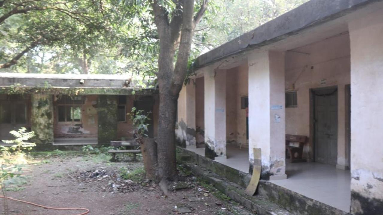 mid-day visited Aarey hospital, which caters to mostly tribals, on Thursday and found the facility in ruins. Opened in 1971, the only hospital in Aarey has been running only an outpatient department (OPD) for a few years now Pic/Anurag Ahire
